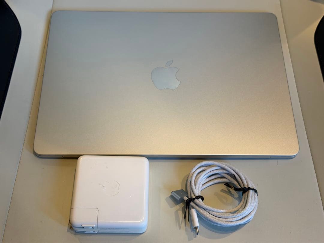 MacBook Air 13.6インチ M3 16GB JIS