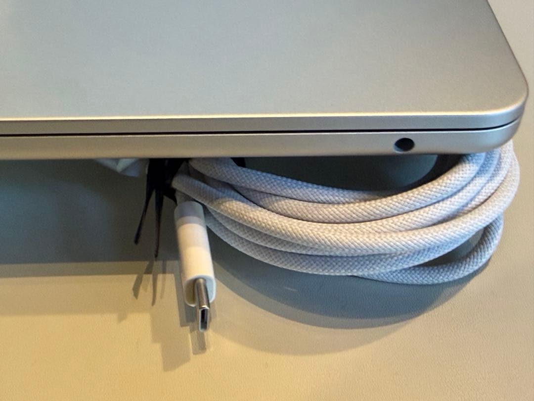 MacBook Air 13.6インチ M3 16GB JIS