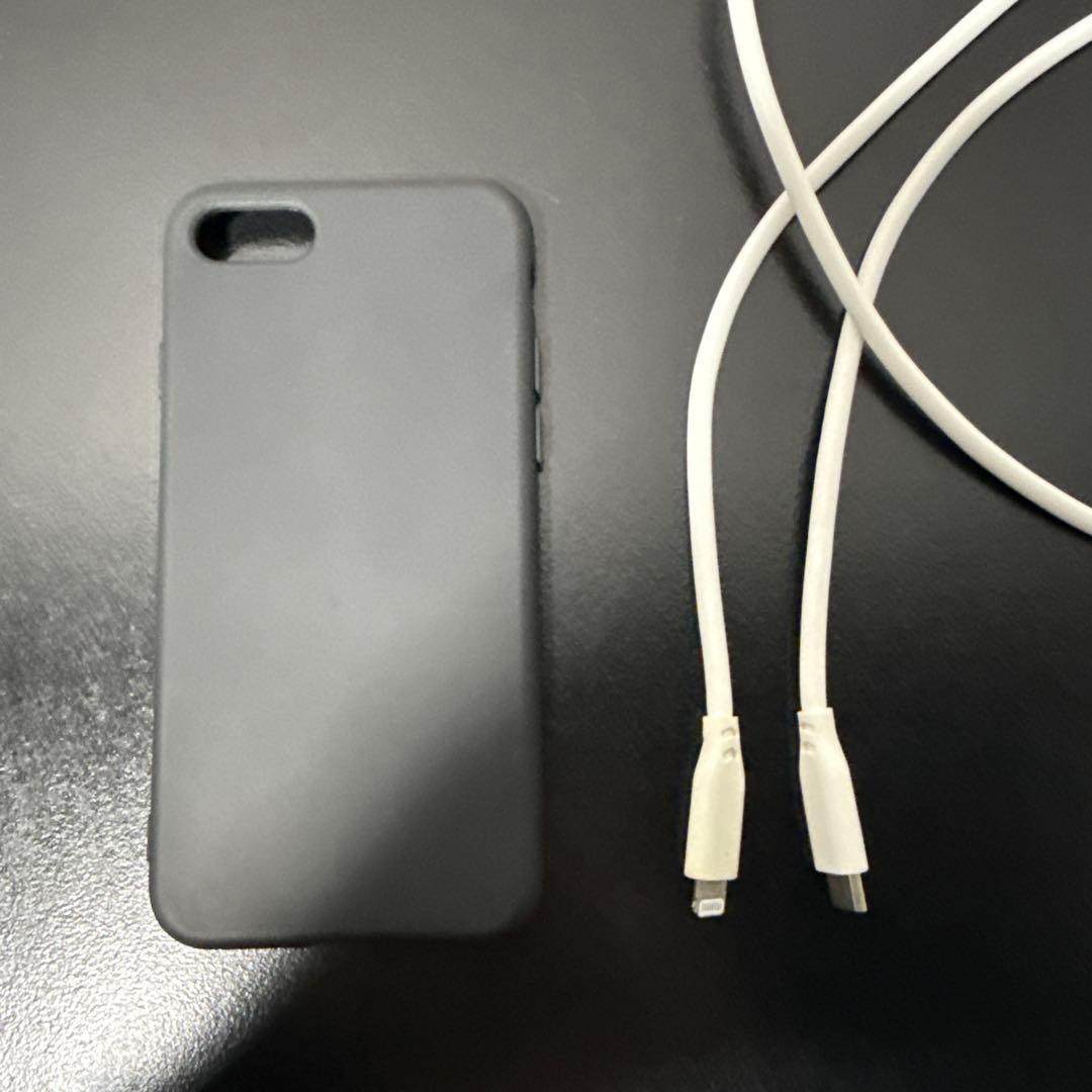 iPhone8 シルバー 256GB バッテリー83% SIMロックなし