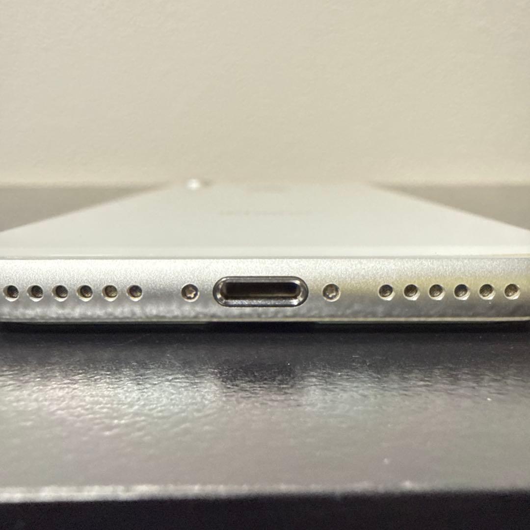 iPhone8 シルバー 256GB バッテリー83% SIMロックなし
