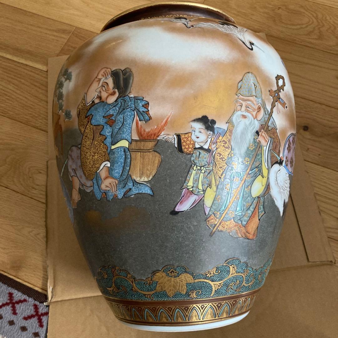 九谷焼、花瓶、壺　陶器　高さ約３０ｃｍ　胴回り約直径２５ｃｍ　口周り約１６ｃｍ