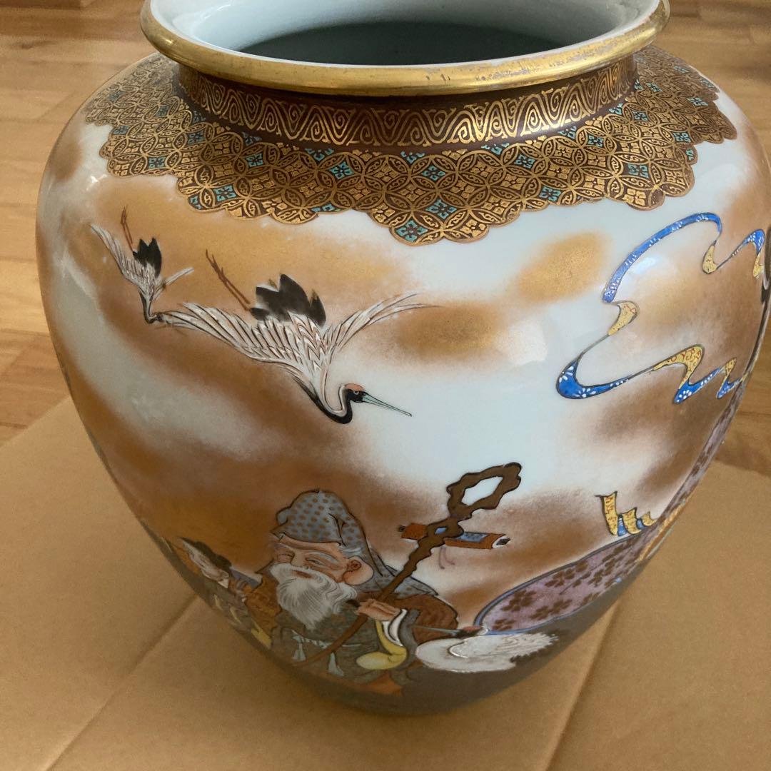 九谷焼、花瓶、壺　陶器　高さ約３０ｃｍ　胴回り約直径２５ｃｍ　口周り約１６ｃｍ