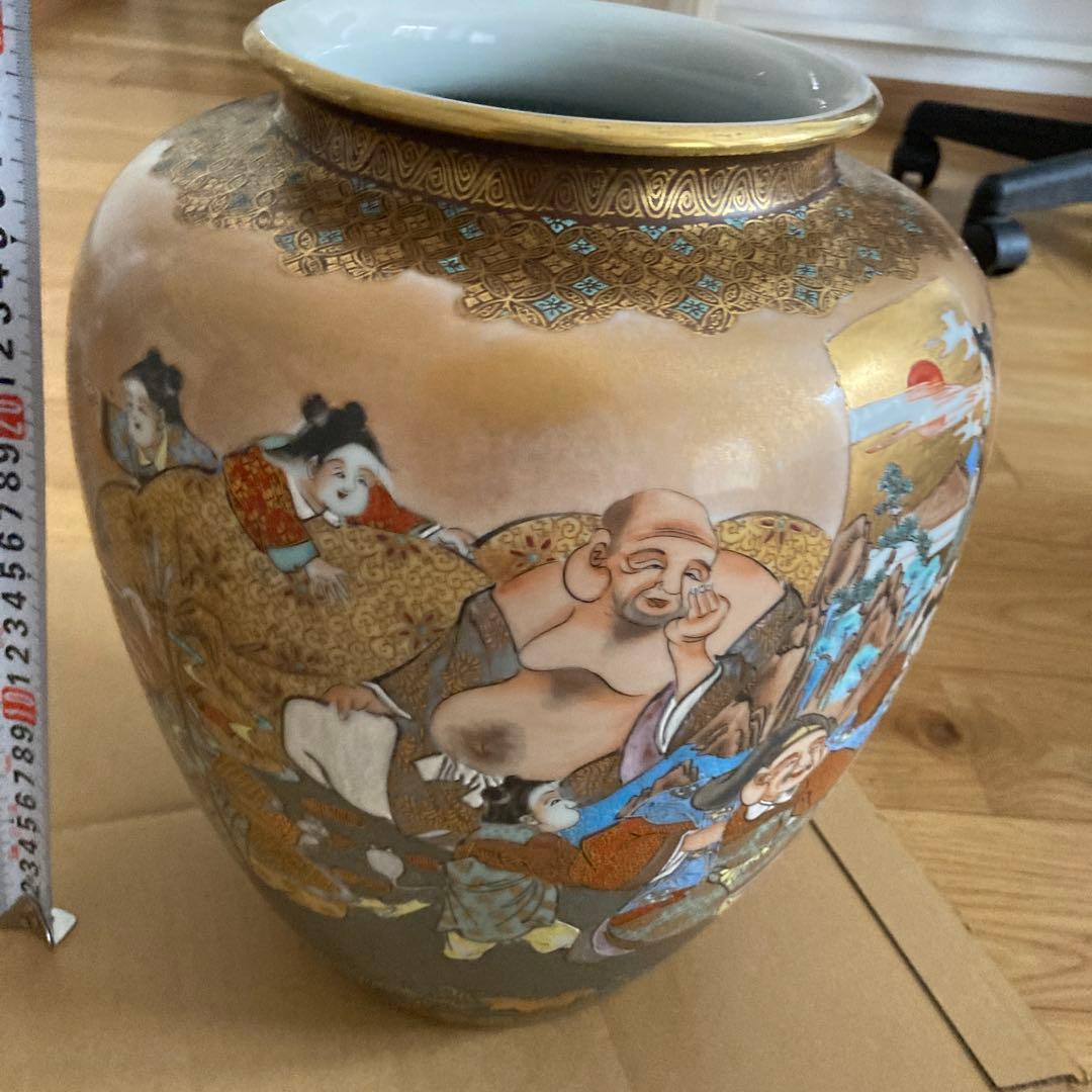 九谷焼、花瓶、壺　陶器　高さ約３０ｃｍ　胴回り約直径２５ｃｍ　口周り約１６ｃｍ