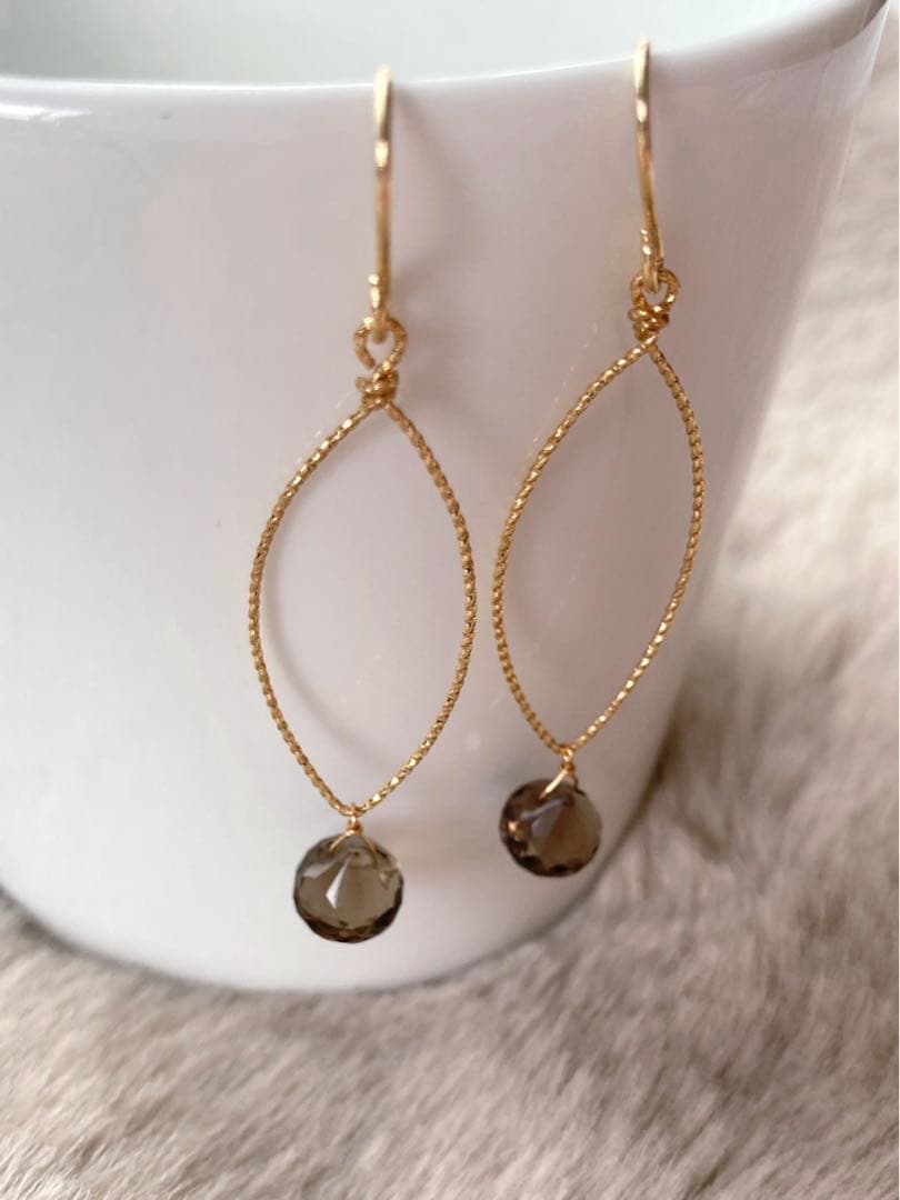 【ご予約】スモーキークォーツの一粒ワイヤーデザインピアス