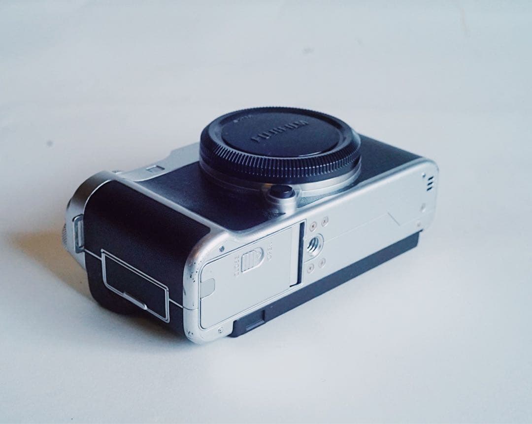 Fujifilm X-A7 ミラーレス一眼 15-45mmレンズ付き