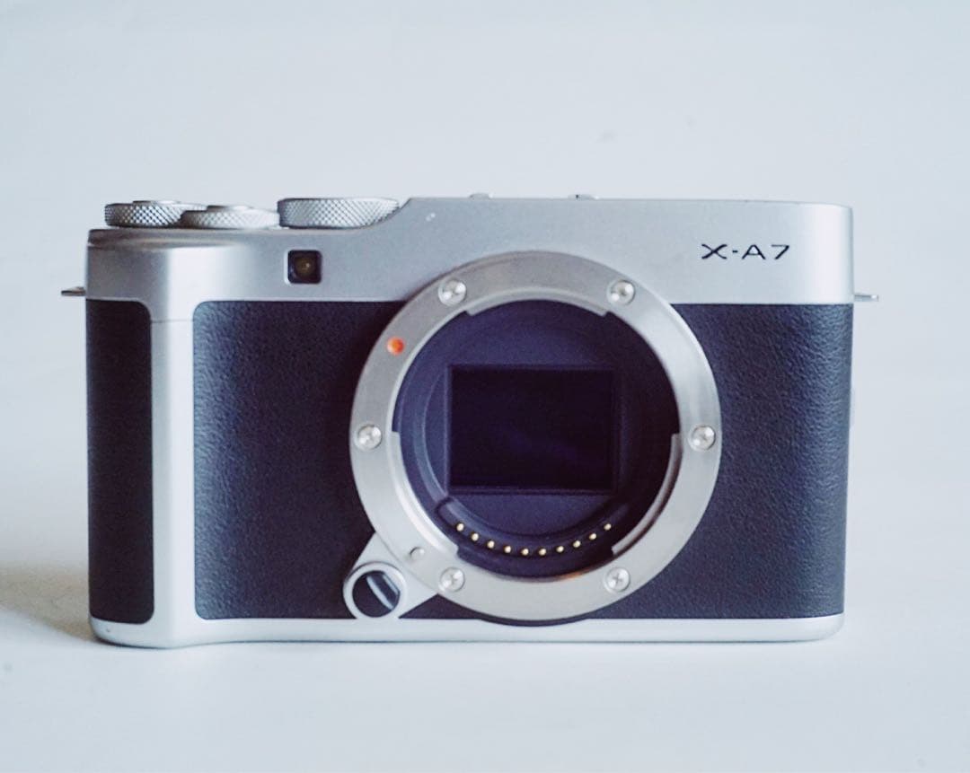Fujifilm X-A7 ミラーレス一眼 15-45mmレンズ付き