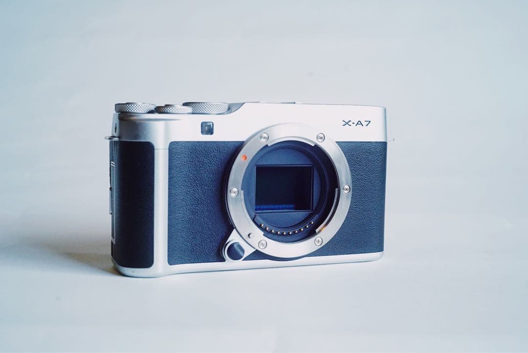 Fujifilm X-A7 ミラーレス一眼 15-45mmレンズ付き