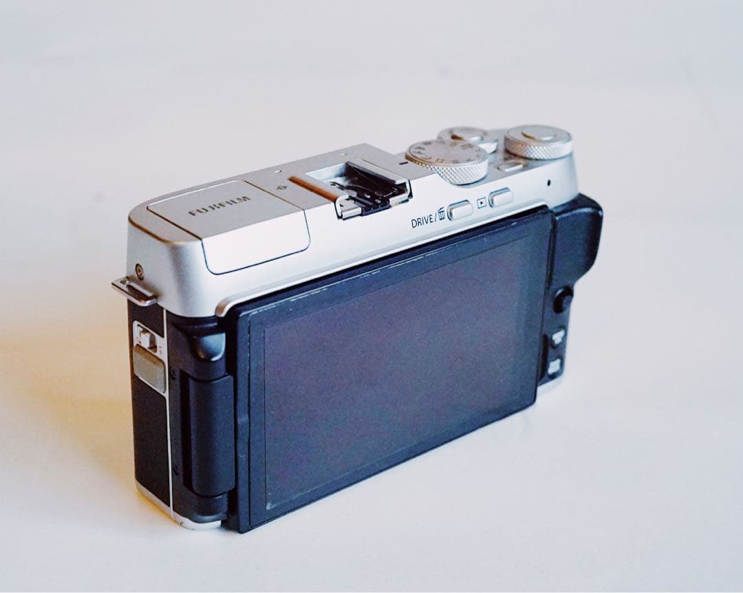 Fujifilm X-A7 ミラーレス一眼 15-45mmレンズ付き