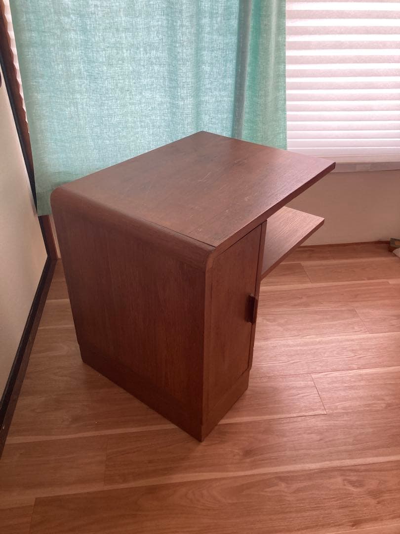 ぽんちさま専用　木製サイドテーブル 棚、扉付き ブラウン