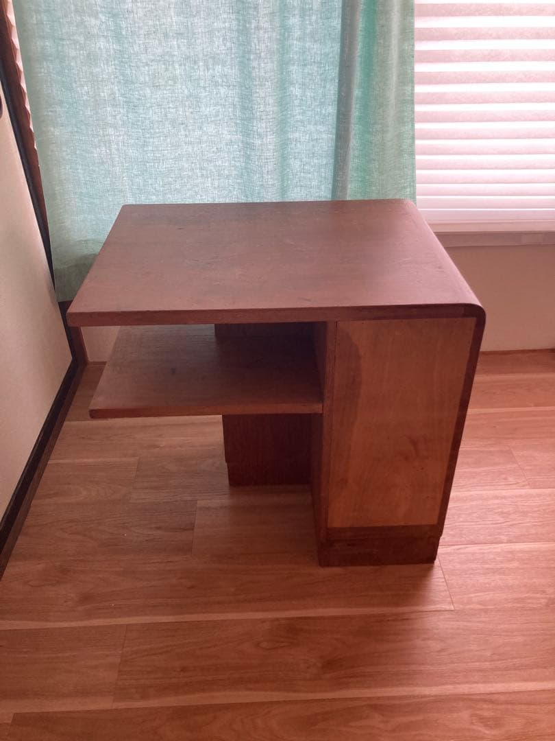 ぽんちさま専用　木製サイドテーブル 棚、扉付き ブラウン