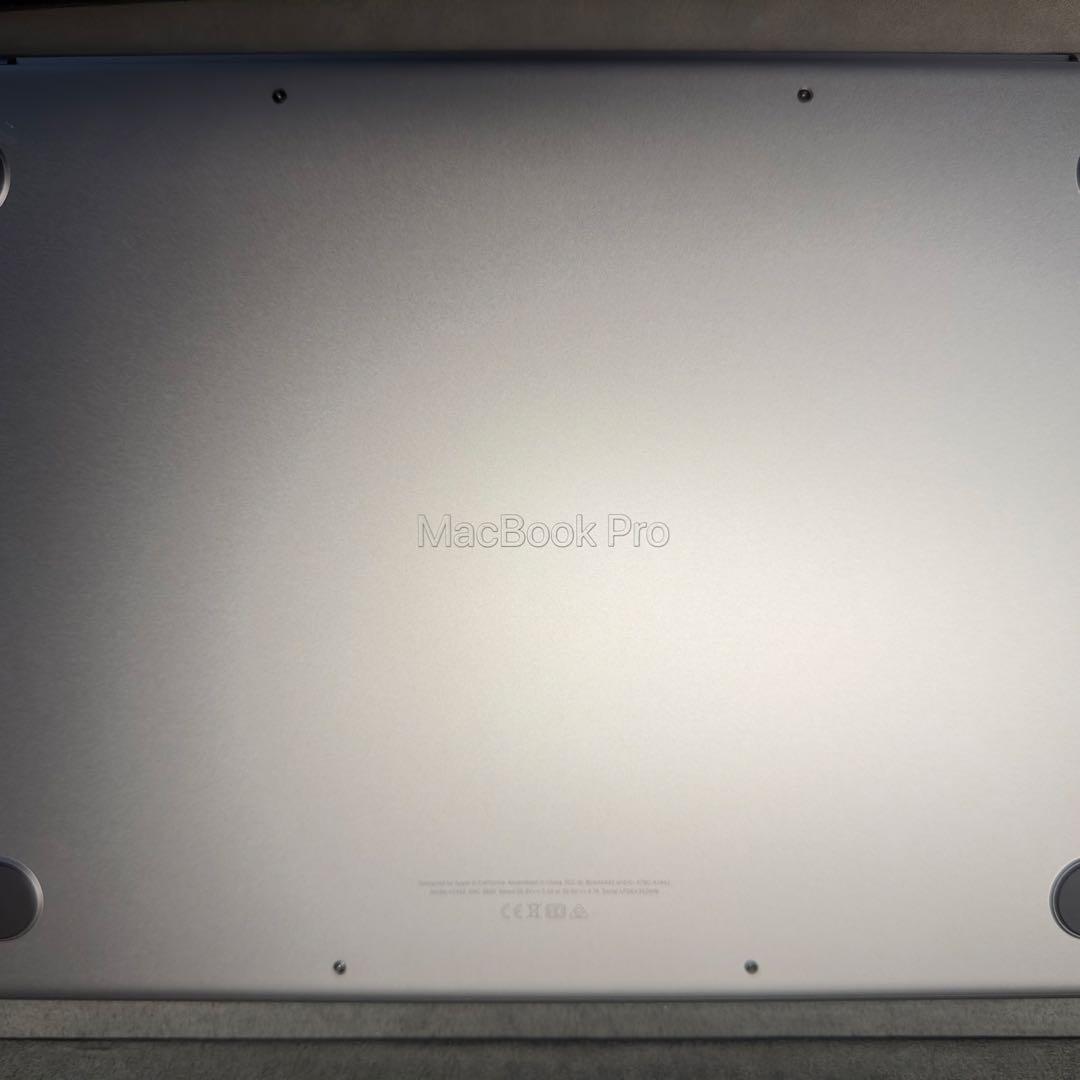 MacBook Pro 2021 M1 Pro 16GB/1TB 14インチ