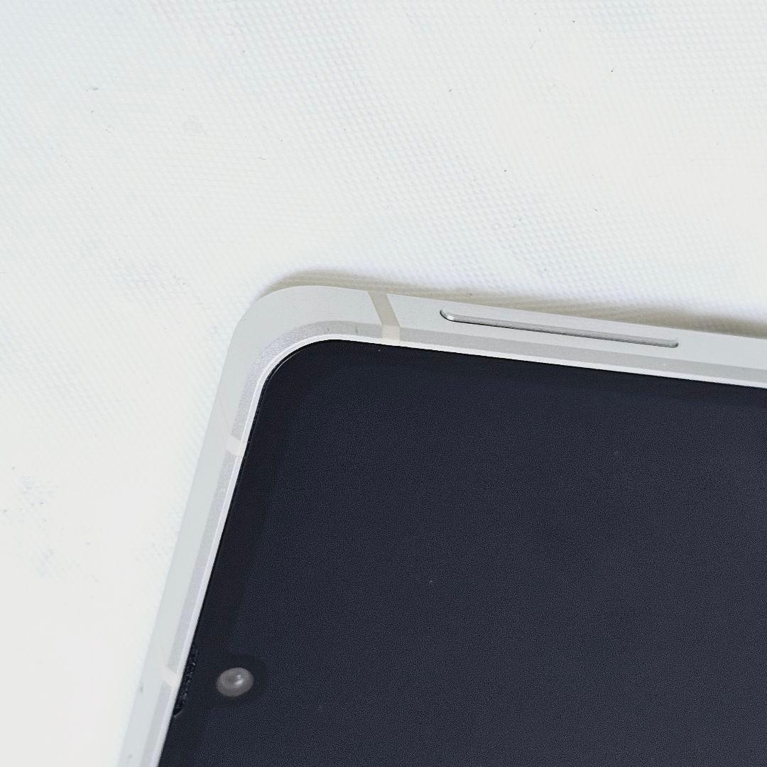 Aquos Sense7 シルバー系