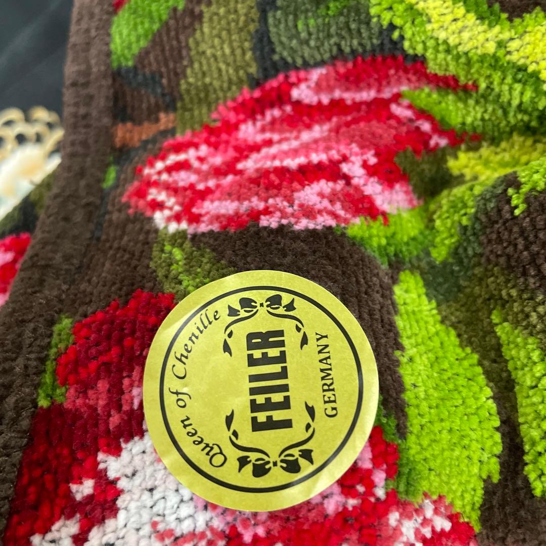 わんこわんこさま専用　お値下げ！フェイラー花柄（赤い花）ベットカバー