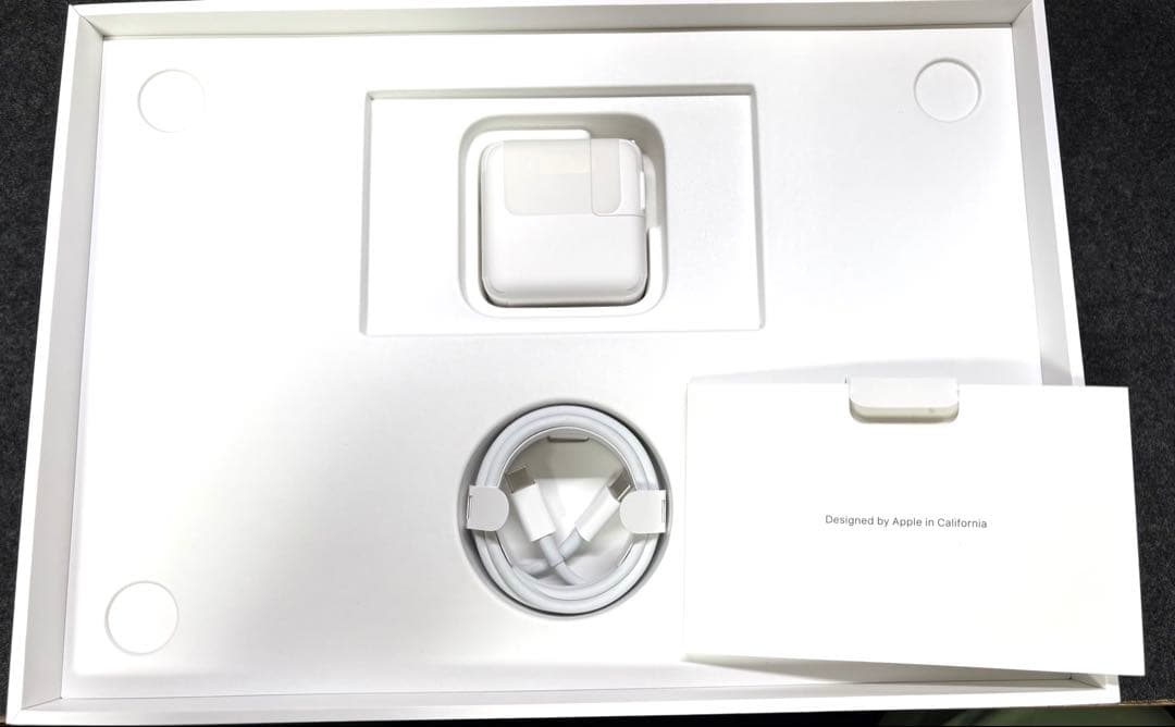 Apple MacBook Air M1 (2020) スペースグレイ