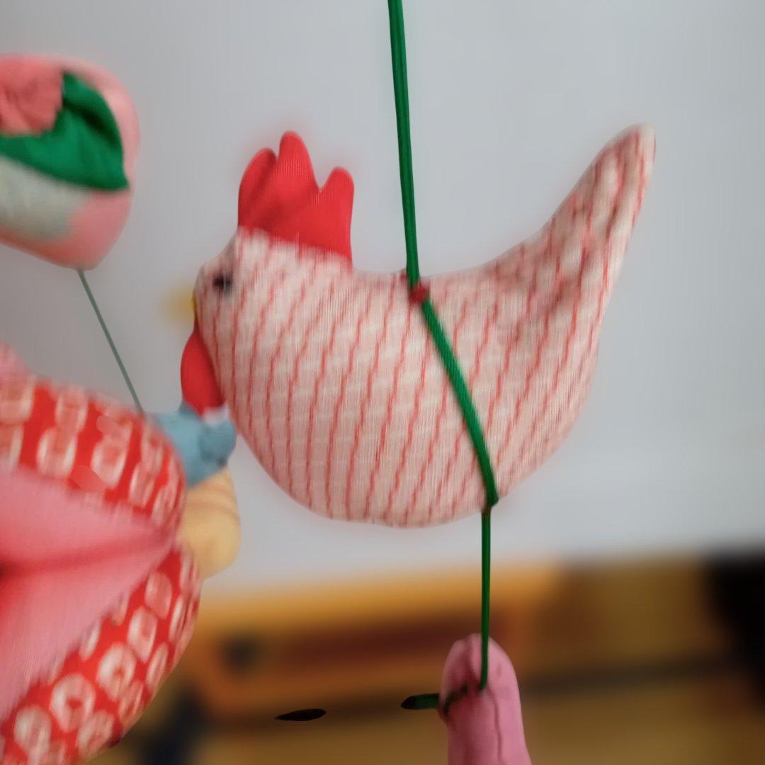 女の子の幸せを願って作られています。つるし雛　手縫い