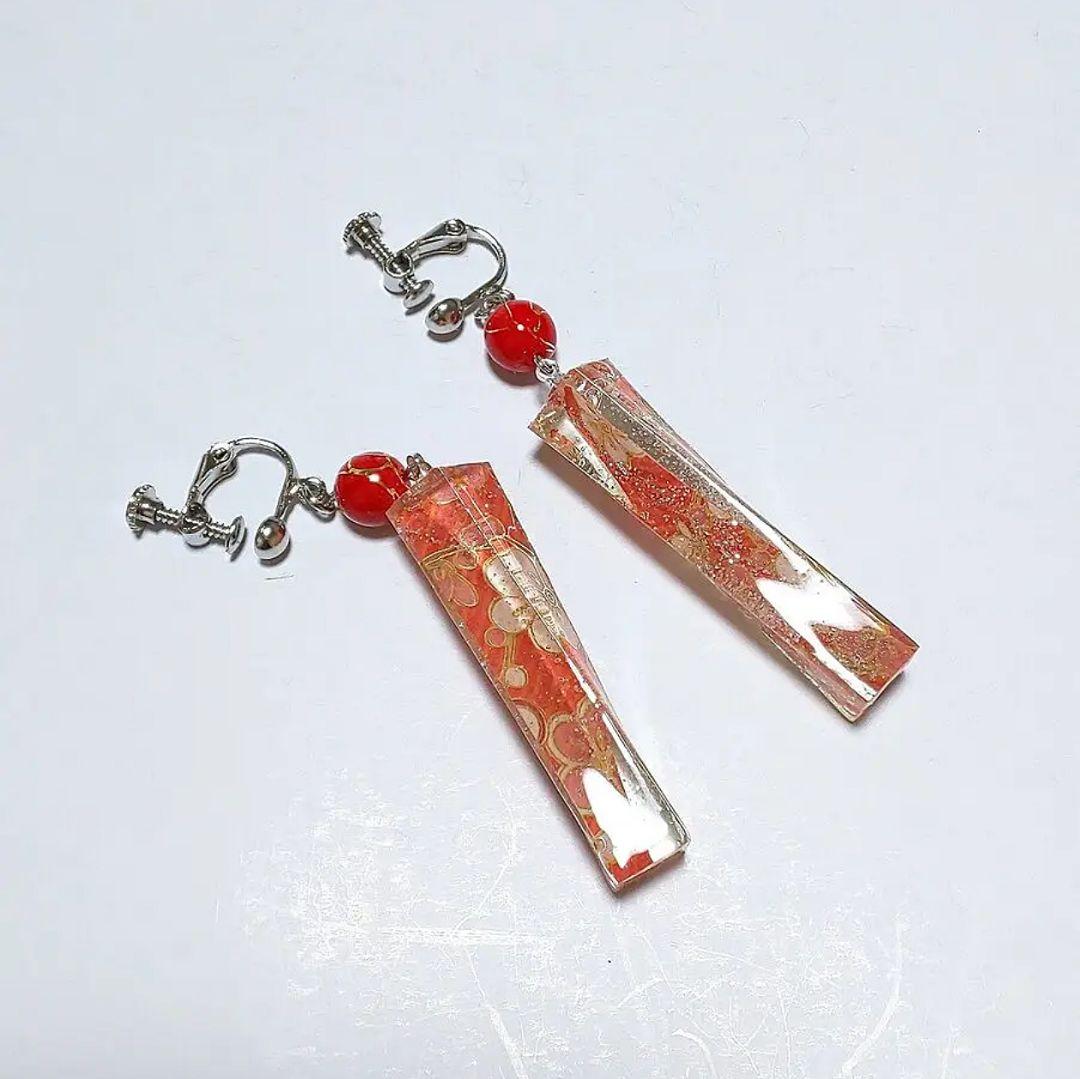 【233】千代紙のピアス／イヤリング／アクリルビーズ