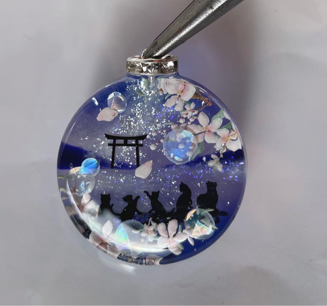 すず☆らん/星降る夜の子猫達　鳥居　桃の花　蓄光　オルゴナイトネックレス