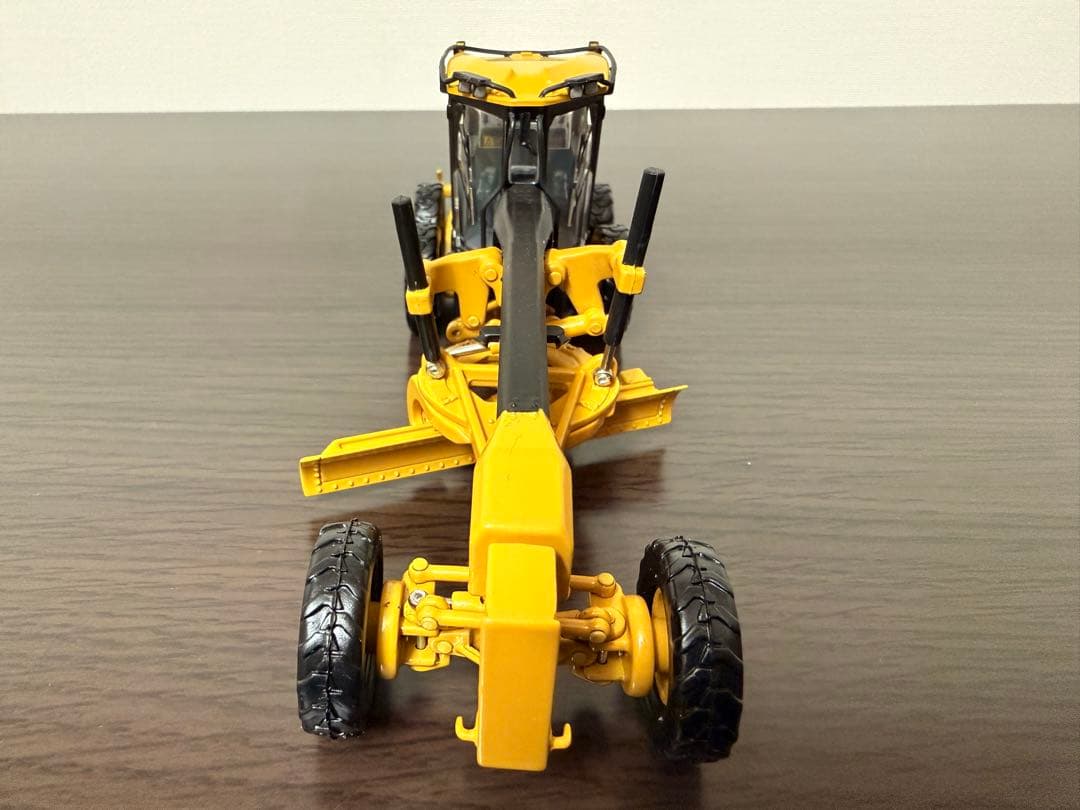 ノースコット 1/50 CAT 140M モーターグレーダー