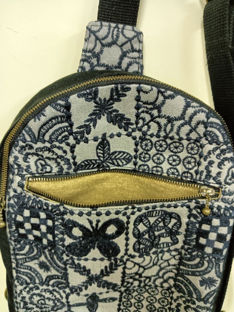 ミナペルホネンハンドメイドボディバッグ