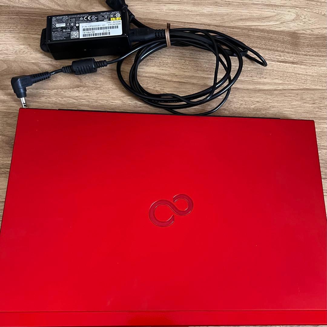 【美品】【FUJITSU】LIFEBOOK UH75/B3 ノートパソコン　PC