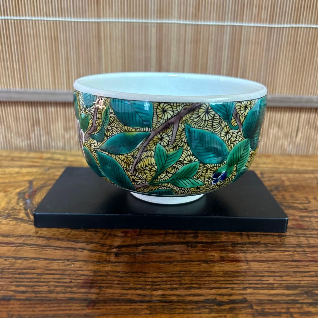 九谷焼　吉田屋風椿　抹茶碗