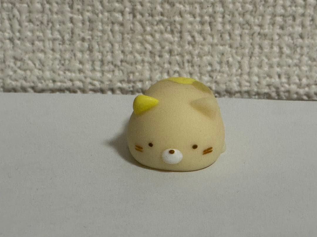 もにまるず　すみっこぐらし　ねこ　スクイーズ