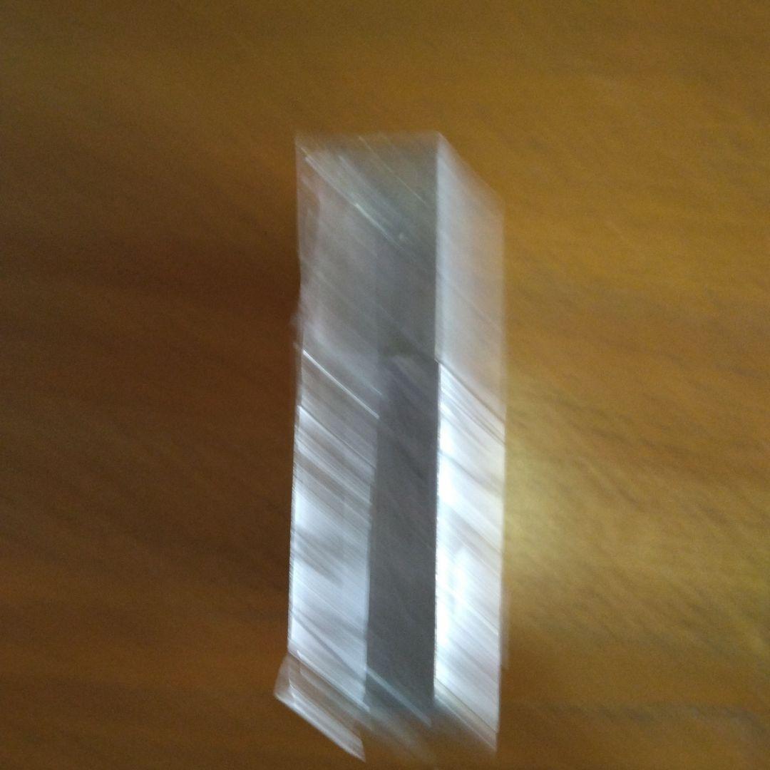 イタリアンベネチアの装飾的なデザインの純銀製のオイルライターになります！