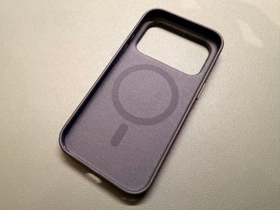 iPhone 17 Pro 純正テックウーブンケース ブラック