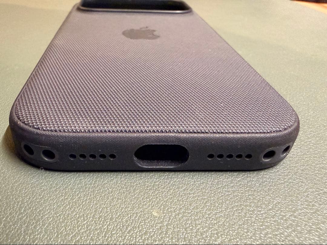 iPhone 17 Pro 純正テックウーブンケース ブラック