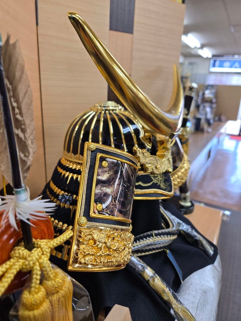 雨宮様【専用】【展示品限り】五月人形　兜　伊達政宗　収納飾り　子供着用可　S26