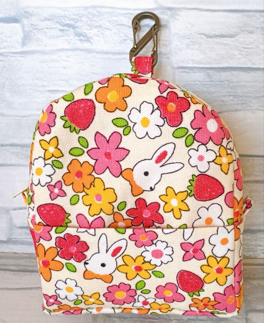 こじか様 リクエスト ハンドメイド　刺繍　キーホルダー　リュック型ポーチポーチ