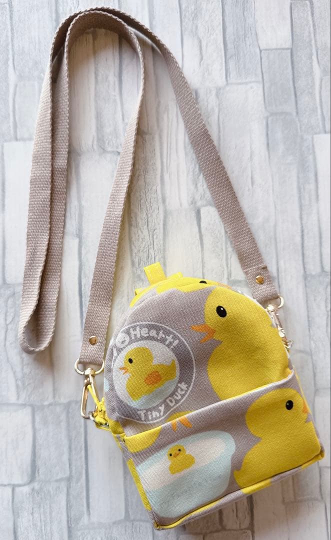 こじか様 リクエスト ハンドメイド　刺繍　キーホルダー　リュック型ポーチポーチ