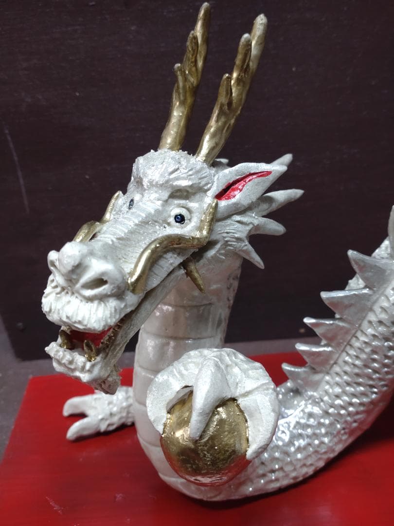 辰の置物（陶器）