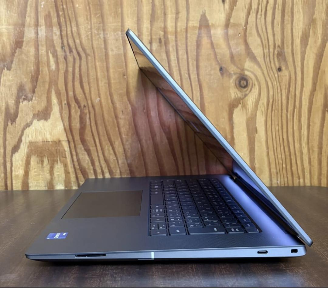 美品 放電20回 DELL Precision 5680