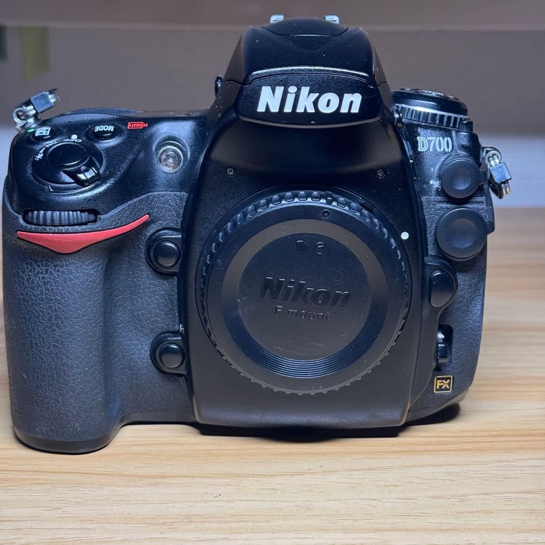 Nikon D700 フルサイズ一眼レフ　バッテリー付き