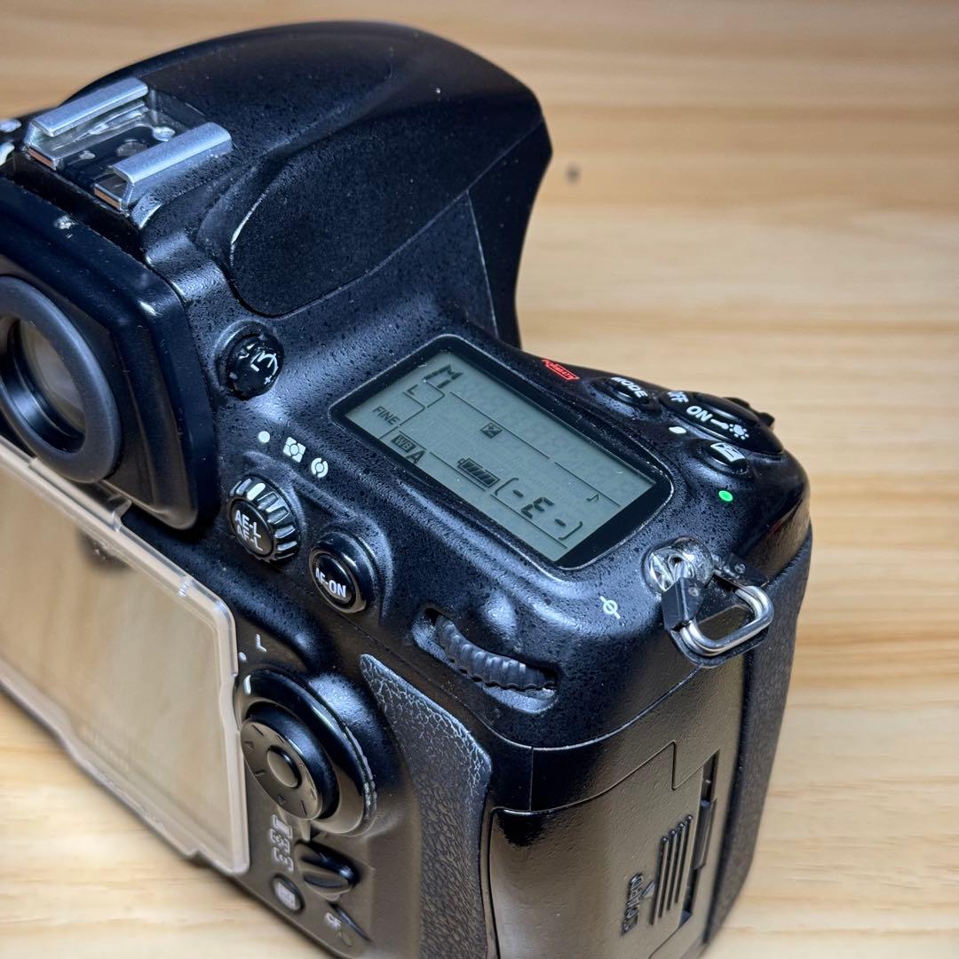 Nikon D700 フルサイズ一眼レフ　バッテリー付き