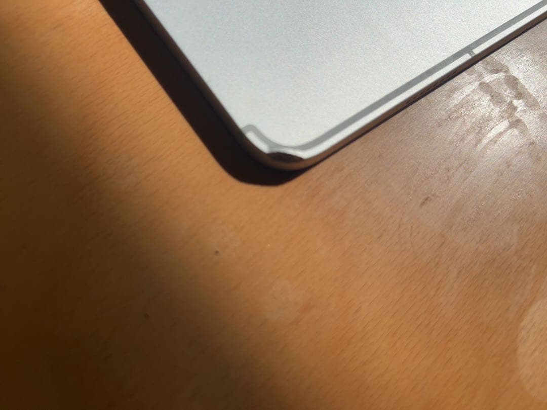 Apple iPad Pro 11インチ　第4世代　シルバー キーボード付き