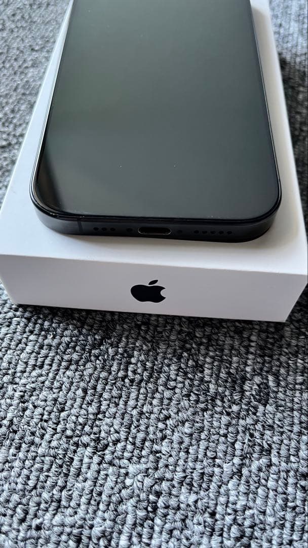 iPhone 16 Pro 128 GB ブラックチタニウム