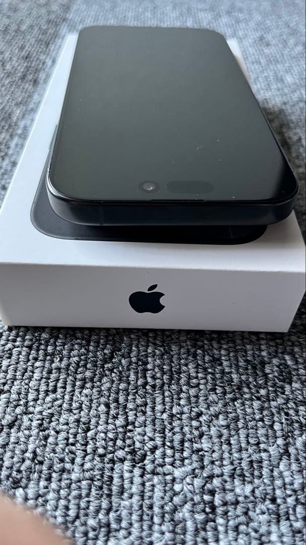 iPhone 16 Pro 128 GB ブラックチタニウム