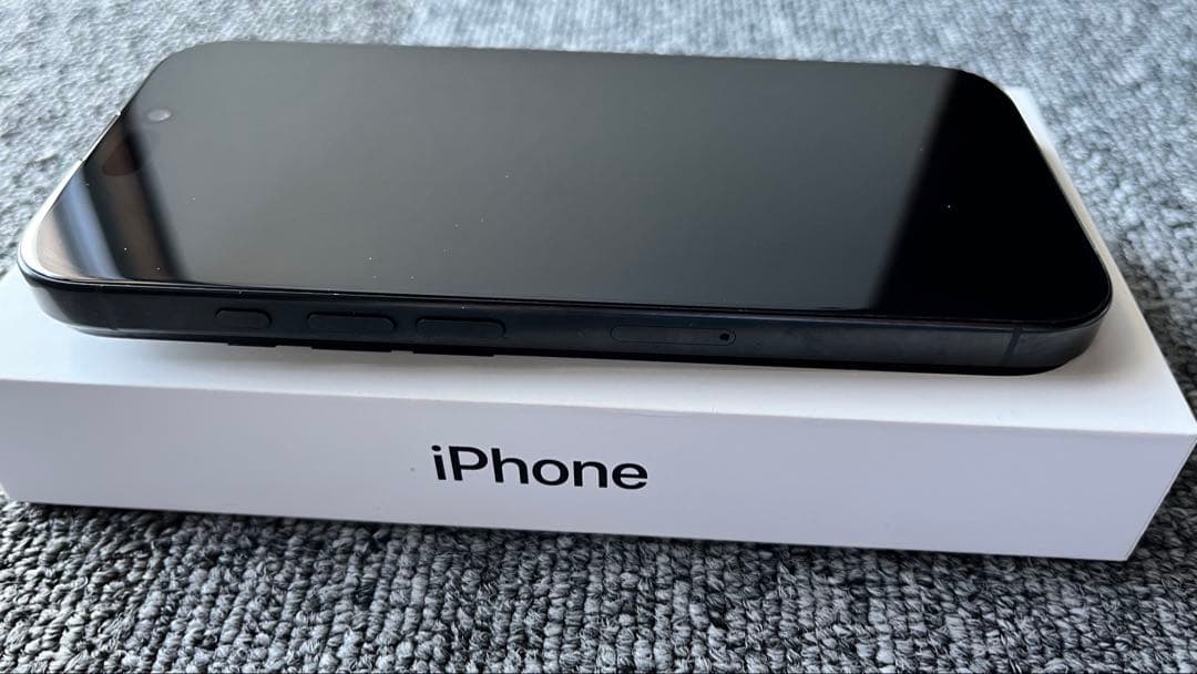 iPhone 16 Pro 128 GB ブラックチタニウム