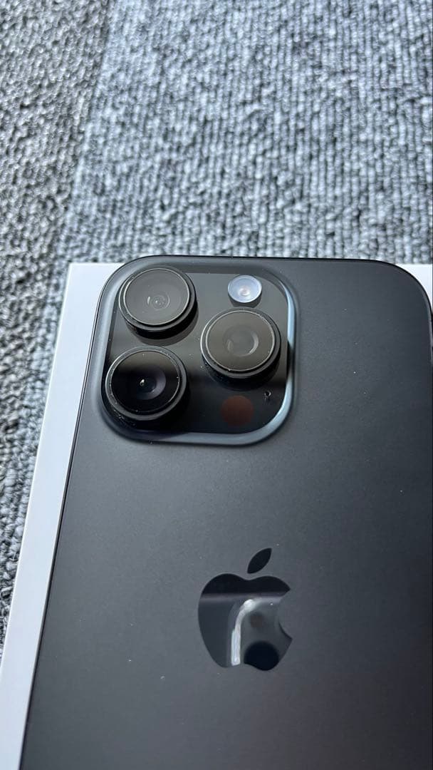 iPhone 16 Pro 128 GB ブラックチタニウム