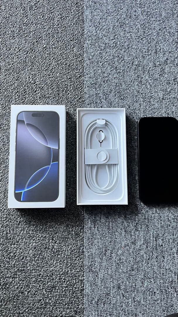 iPhone 16 Pro 128 GB ブラックチタニウム