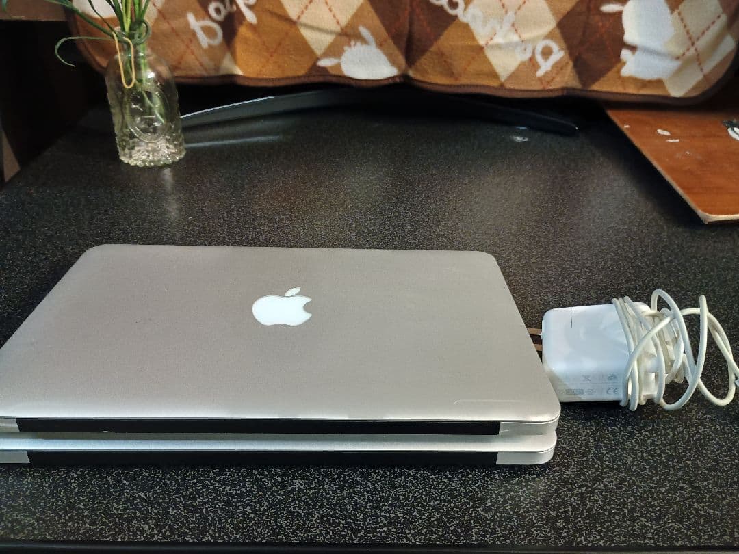 【2台セット】MacBook Air 11インチ 充電器1個付 / バラ売り不可