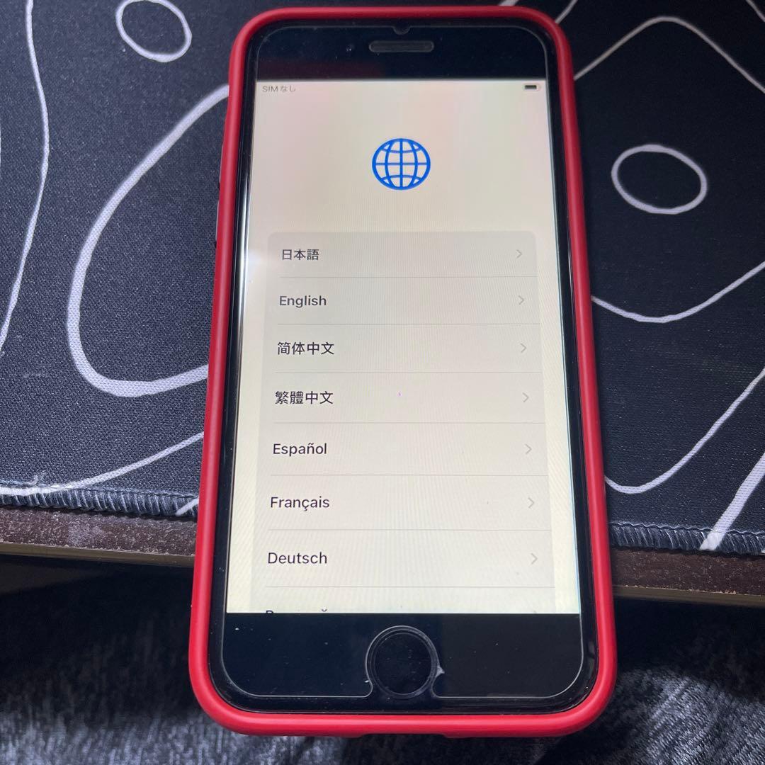 Apple iPhone 8レッドケース付き