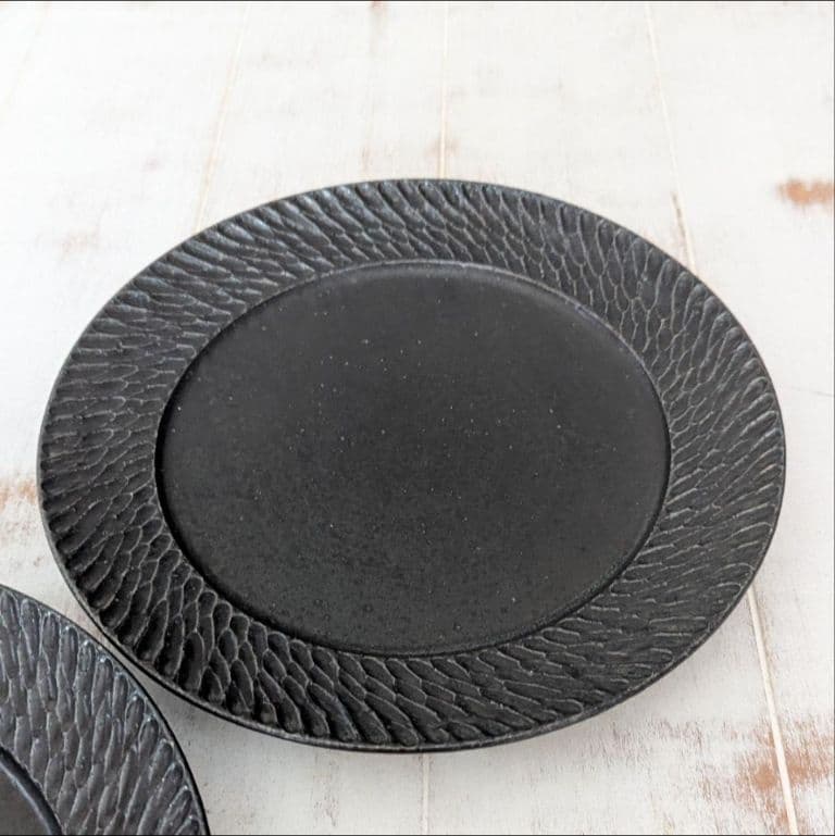 山本雅則さん リムプレート しのぎ 黒 8寸 平皿 2枚セット 作家物 信楽焼