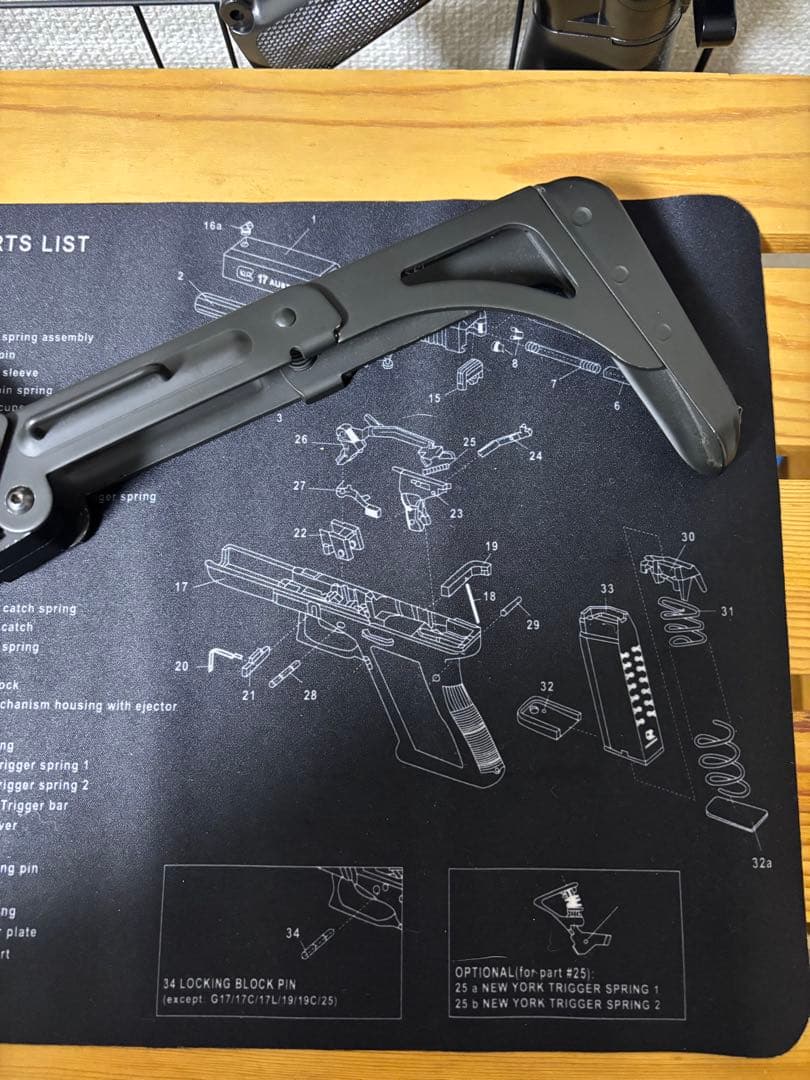 東京マルイ製uziターミネーターモデル