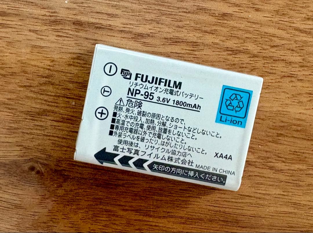 FUJIFILM 富士フイルム FinePix F31fd 動作確認済 美品
