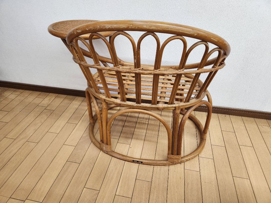 ラタン サイドテーブル付きカーブチェア