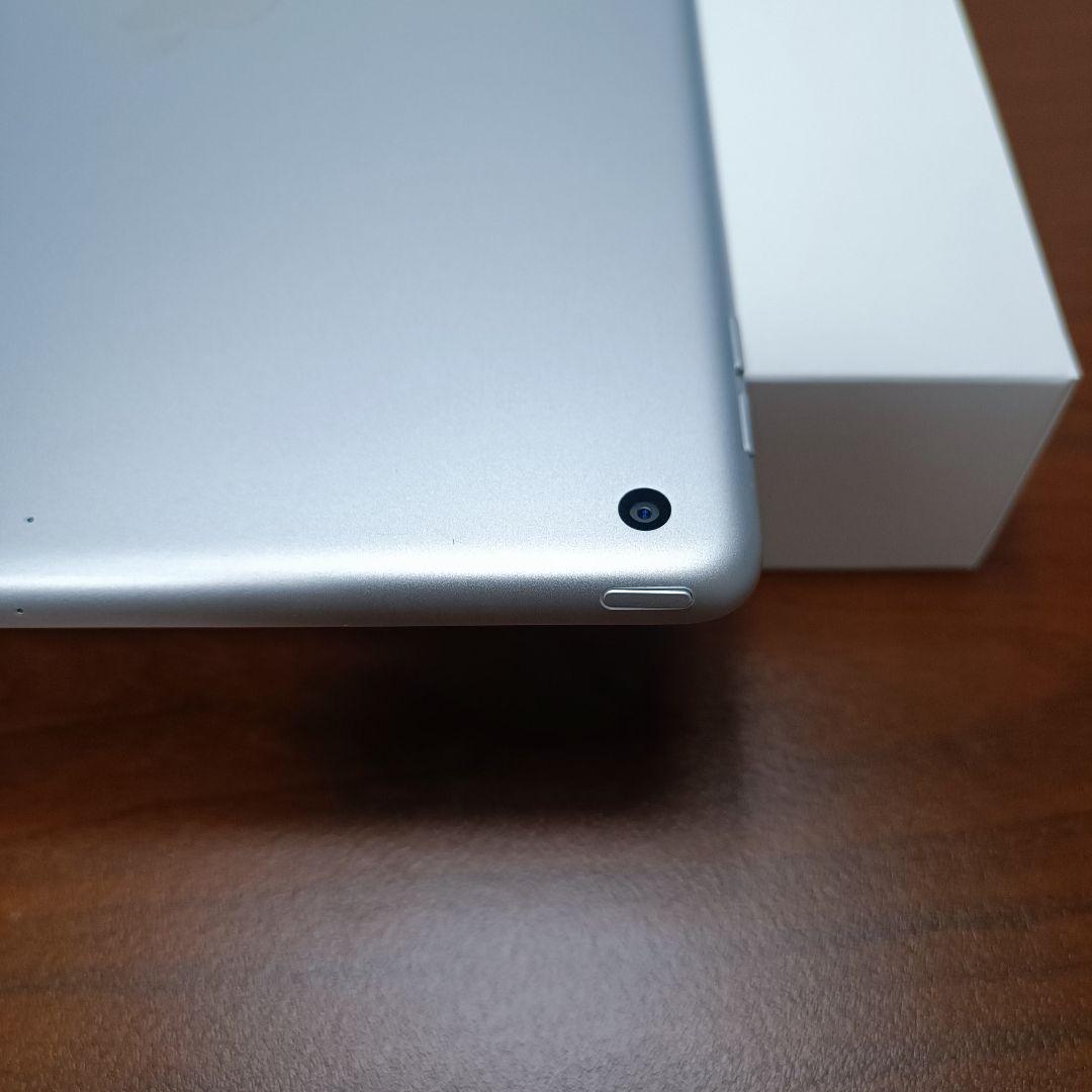 美品 iPad 10.2 第8世代 WiFi 128GB キーボード、カバー付き