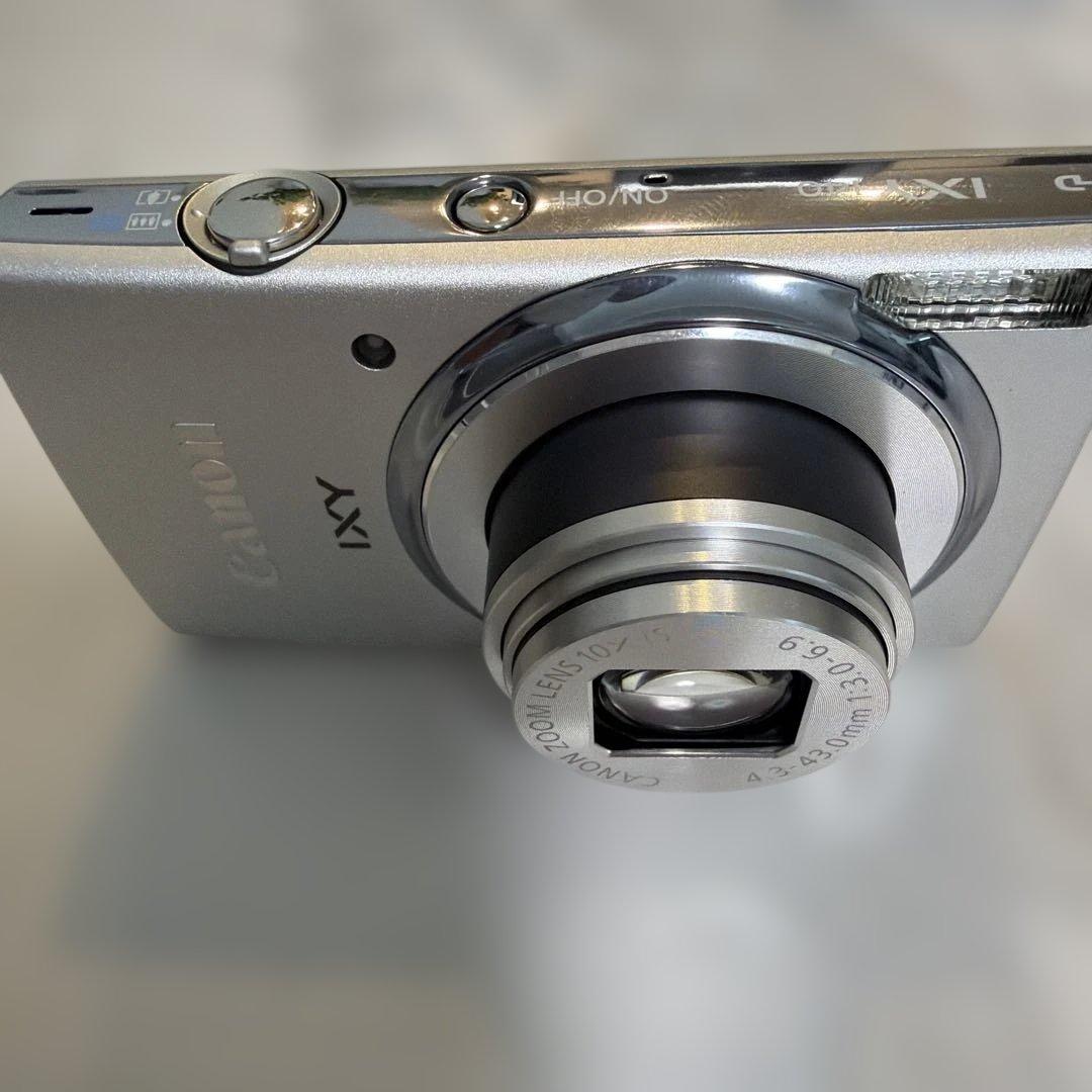 Canon IXY 140 シルバー　デジタルカメラ